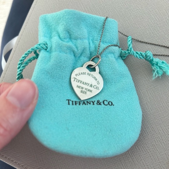 Tiffany & Co heart tag pendant (retired style) - Picture 2 of 4